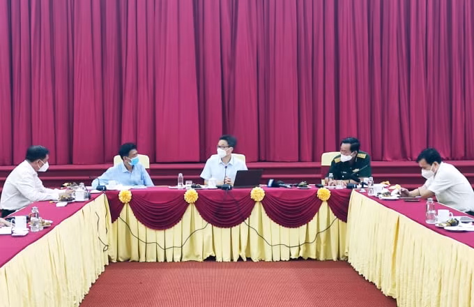 Phó Thủ tướng Vũ Đức Đam đề nghị, không để dịch xâm nhập, nếu có thì phải phát hiện và dập ngay.