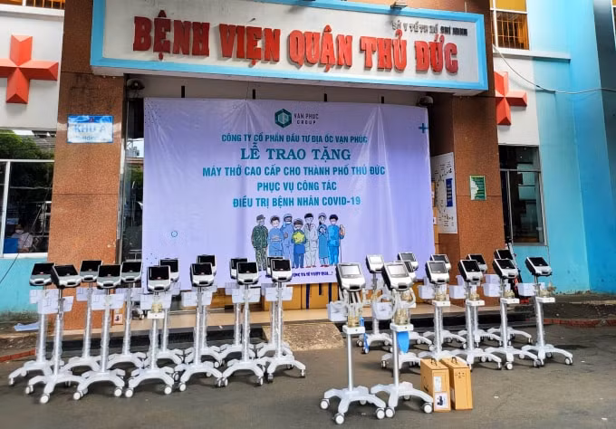 Tổng giá trị 26 máy thở là 5 tỷ đồng, đây là dòng máy thở cao cấp được sản xuất tại ÚC - Ảnh HL