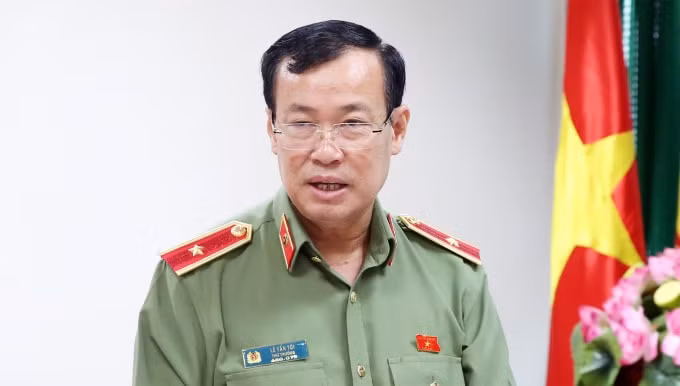 Chủ nhiệm Ủy ban Quốc phòng và An ninh Lê Tấn Tới phát biểu tại buổi làm việc.