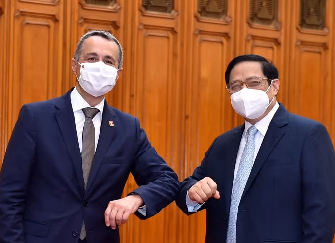 Thủ tướng Phạm Minh Chính và ông Ignazio Cassis, Phó Tổng thống, Bộ trưởng Ngoại giao Liên bang Thụy Sĩ.