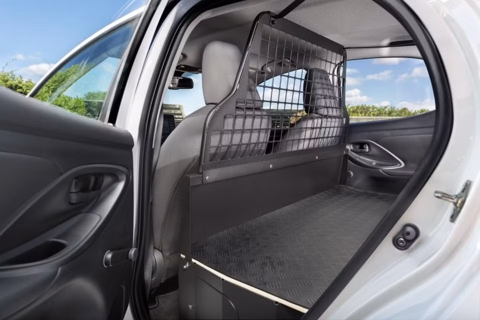 Toyota Yaris ECOVan. Ảnh: Toyota