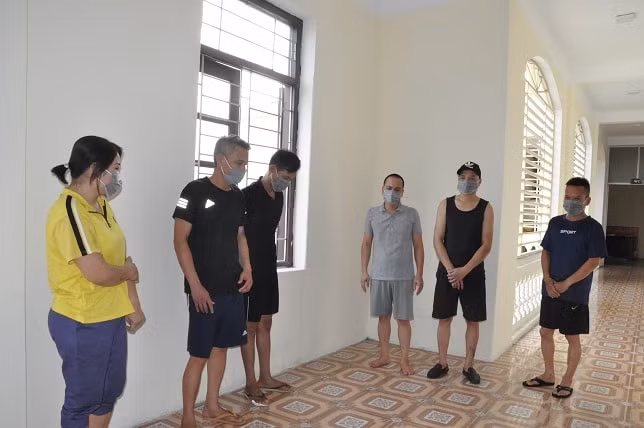 Đức cùng các đối tượng trong nhóm tại cơ quan Công an