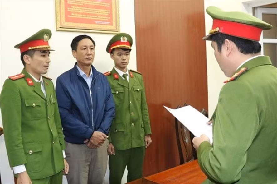 Hình ảnh nguyên cán bộ địa chính Nguyễn Văn Bửu vào thời điểm bị khởi tố, bắt tạm giam. Ảnh: laodong.vn