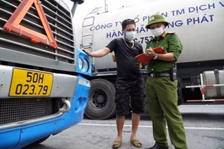 Hải Phòng thành lập tổ kiểm tra, tuần tra phát hiện, xử lý vi phạm trong công tác phòng, chống dịch. Ảnh: laodong.vn