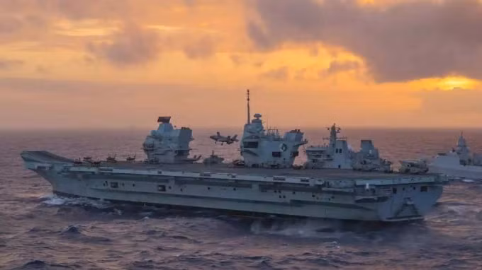 Một máy bay chiến đấu F-35 cất cánh từ HMS Queen Elizabeth, chuẩn bị tham gia cuộc tập trận đa quốc gia ở Biển Philippines. Ảnh: Bộ Quốc phòng Vương quốc Anh