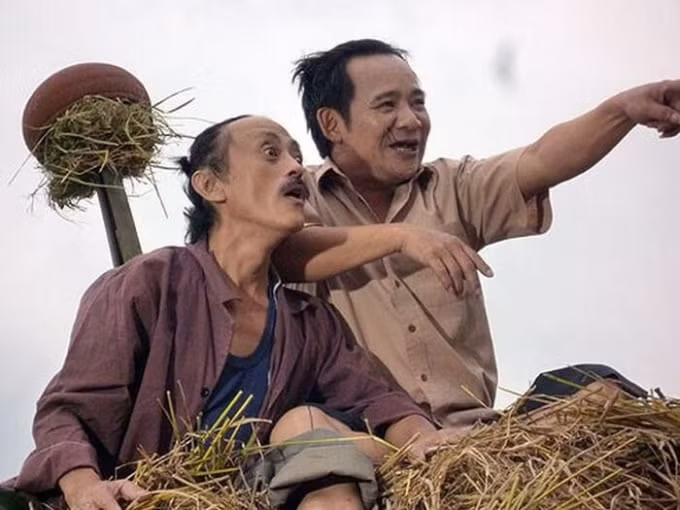 Giang Còi và Quang Tèo gắn bó với nhau trong nhiều tiểu phẩm hài với hình ảnh hai người bạn nông dân hài hước, được khán giả vô cùng yêu mến.