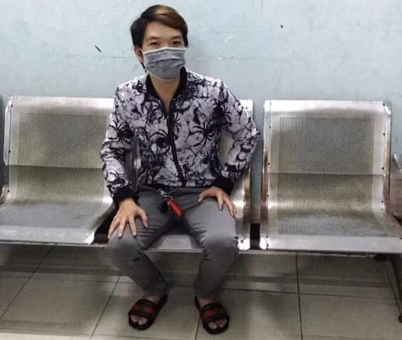 Đối tượng Hứa Hán Võ tại cơ quan công an. (Ảnh: Công an cung cấp)