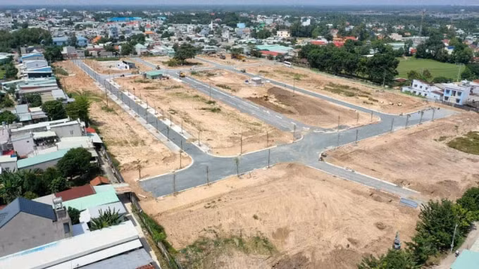 Nhiều nhà đầu tư tranh thủ thời điểm này để bắt đáy thị trường.