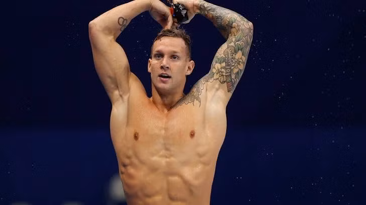 Vận động viên bơi lội người Mỹ Dressel giành huy chương vàng thứ 4 ở Olympic Tokyo 2020. Ảnh: Reuters
