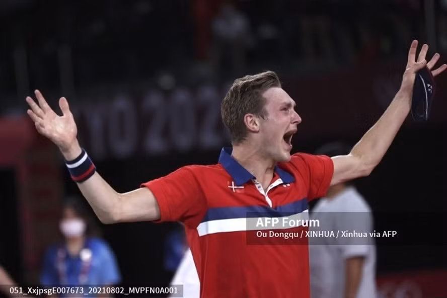 Viktor Axelsen vô địch đơn nam cầu lông tại Olympic Tokyo 2020. Ảnh: AFP