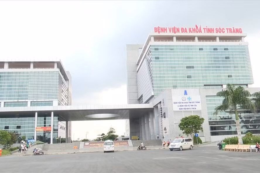 Bệnh viện Đa khoa tỉnh Sóc Trăng bị giãn cách Y tế 14 ngày để phòng chống dịch Covid-19 vì có ca nhiễm Covid-19 mới. Ảnh: laodong.vn