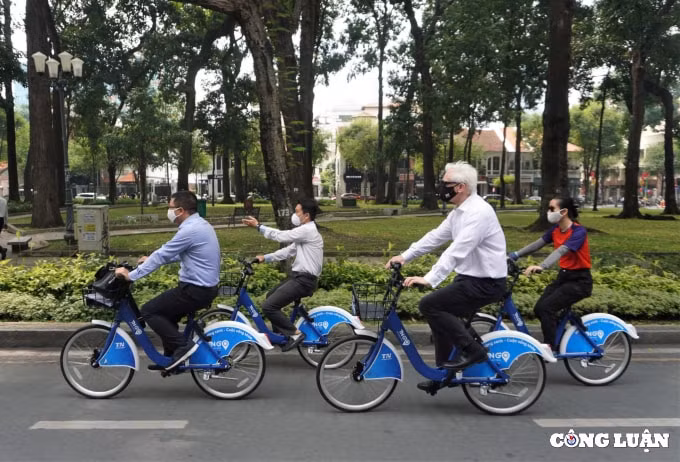 dac phai vien thuong mai thu tuong anh trai nghiem mo hinh giao thong xanh tai tp hcm hinh 3