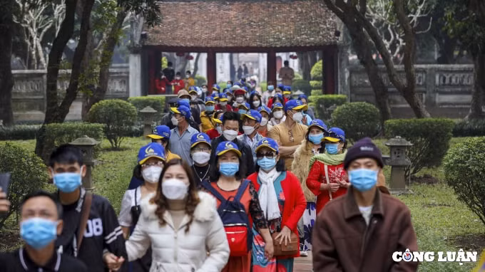 luong khach du lich den ha noi quy i tang dot bien tren 45 so voi cung ky hinh 1