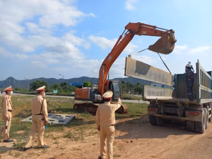quang binh tang cuong xu ly xe qua kho qua tai coi noi thanh thung hinh 3
