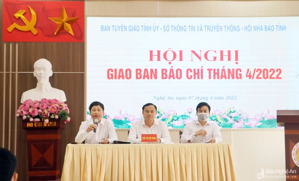 nghiem tuc thuc hien quy tac su dung mang xa hoi cua nguoi lam bao hinh 1