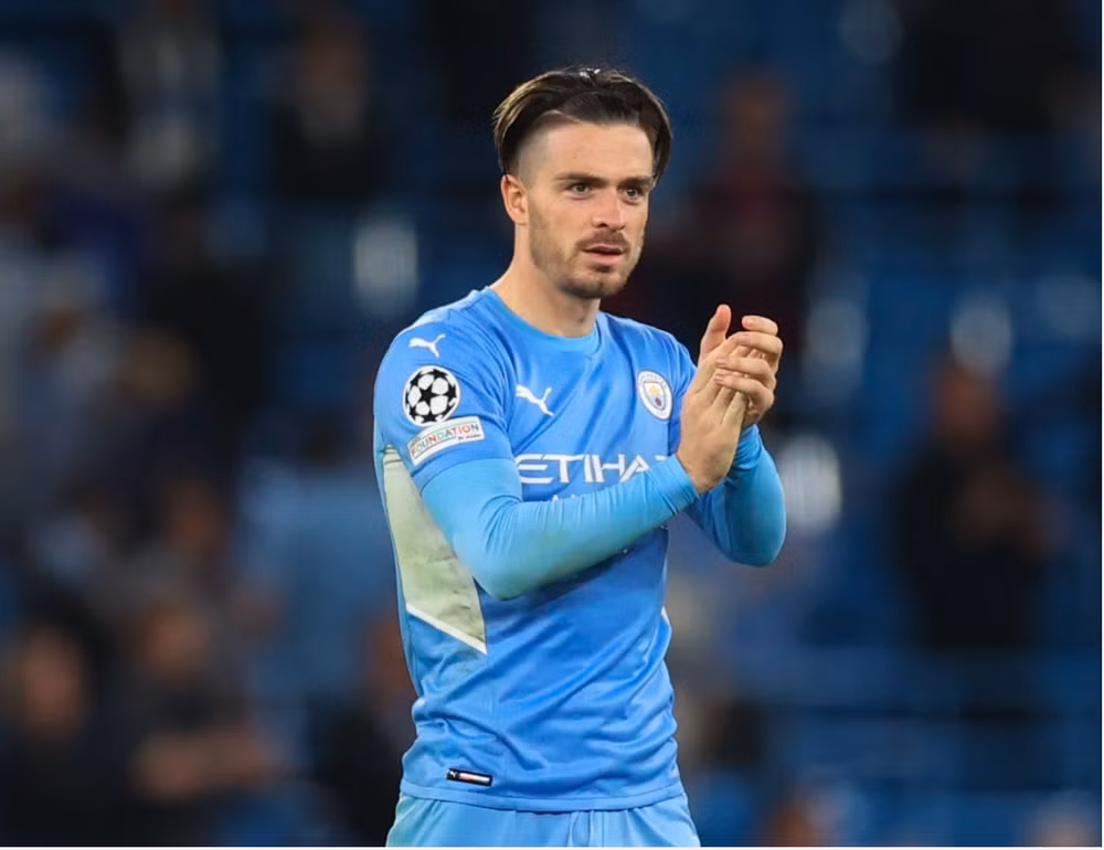 jack grealish lan san thoi trang ky hop dong sieu khung voi thuong hieu italia hinh 4