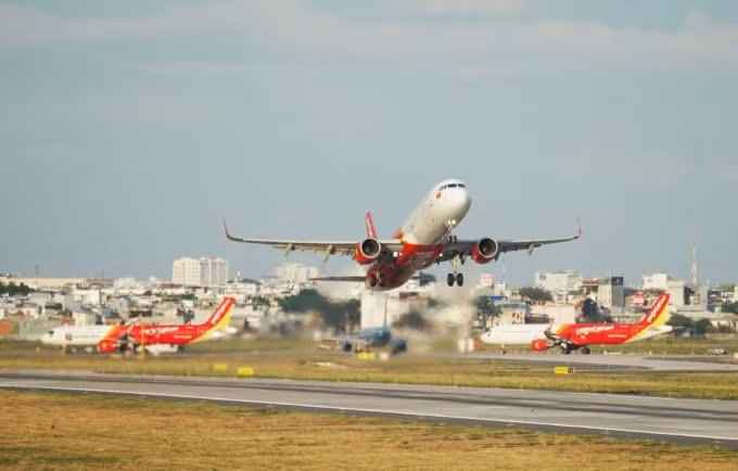 bay thoa thich chi tu 0 dong cung vietjet tan huong thien duong mua sam thai lan singapore malaysia hinh 1