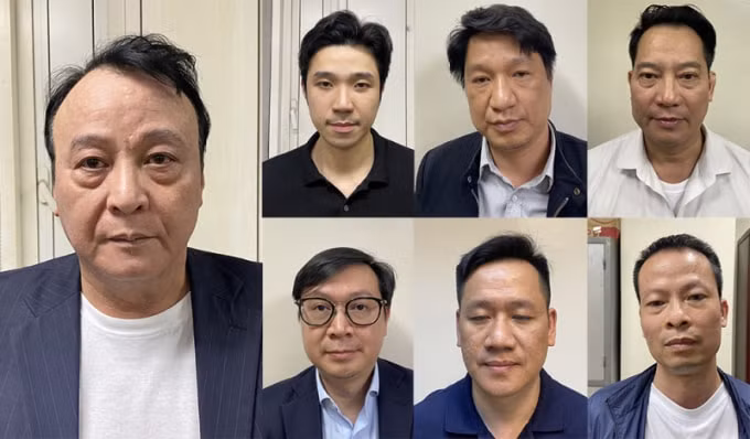 cong an tien hanh kham xet tru so tap doan tan hoang minh hinh 5