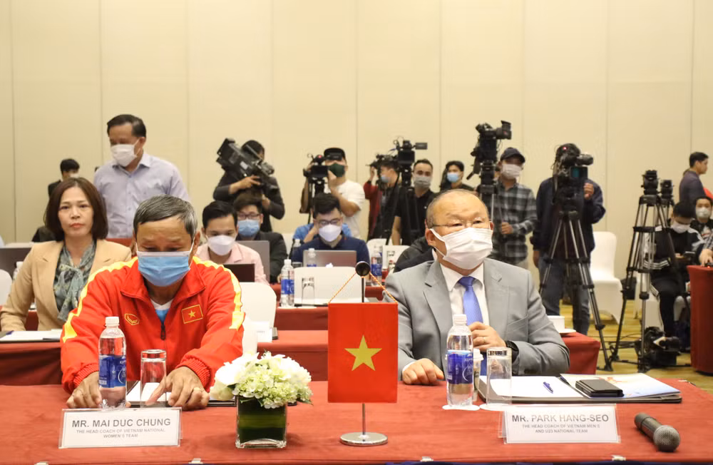 hlv mai duc chung hai long ket qua boc tham bong da sea games 31 hinh 1