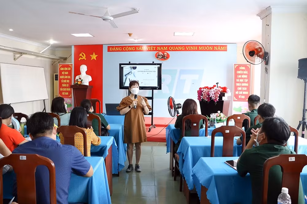 trang bi ky nang lam bao da phuong tien cho doi ngu phong vien nha bao hinh 1