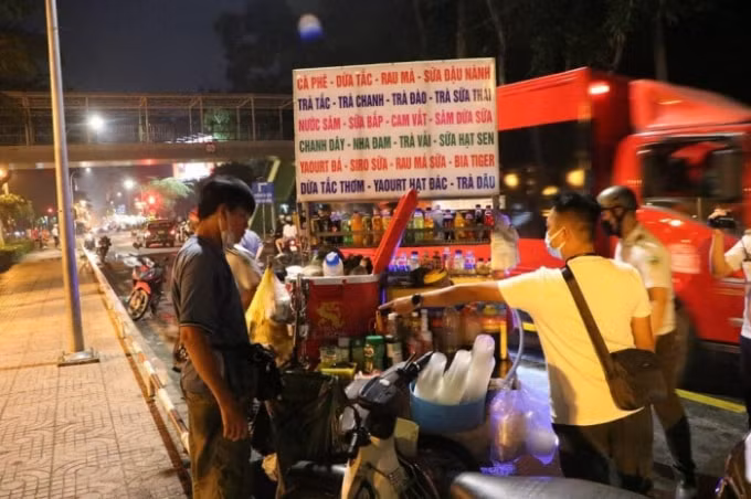 tp hcm ngan ban hang rong lap chot tuan tra tai cong vien gia dinh hinh 1