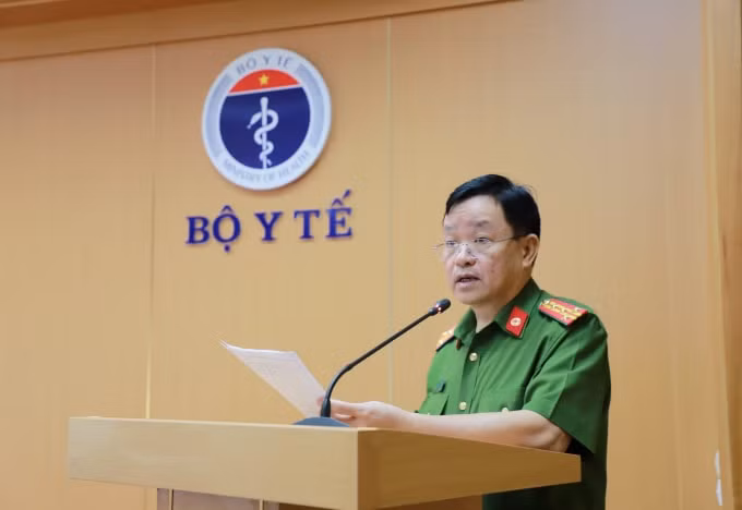 cap ho chieu vac xin du lieu sai thong tin giai quyet the nao hinh 1