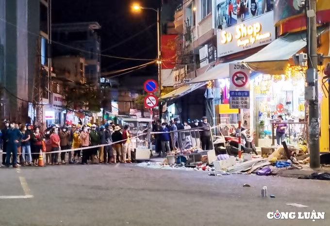 tam giu tai xe lao thang vao tiem banh mi hinh 2