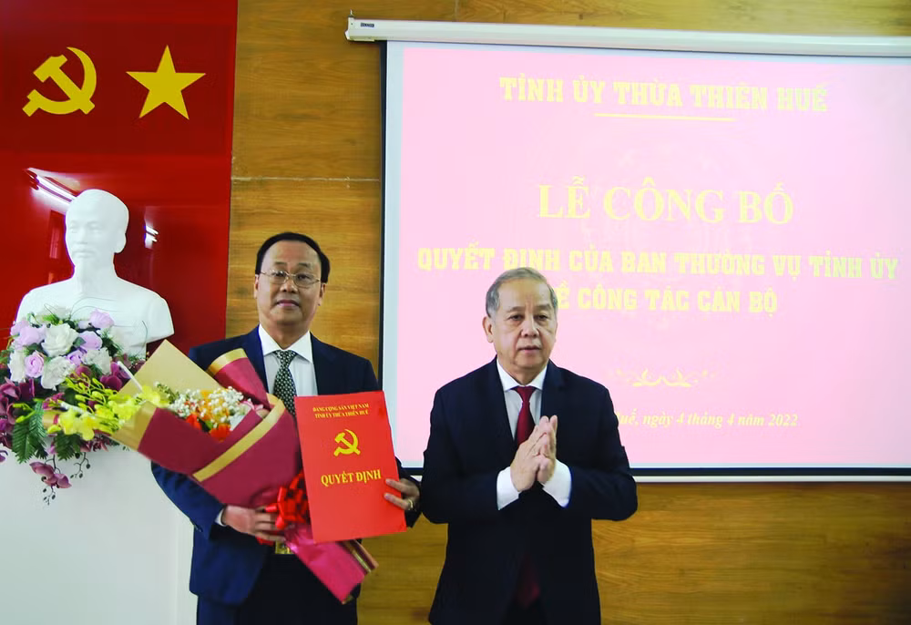 bo nhiem ong hoang dang khoa giu chuc vu pho tong bien tap bao thua thien hue hinh 1