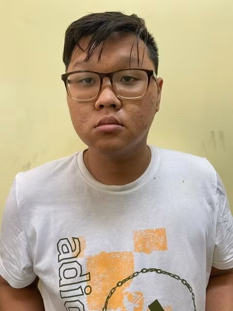 khoi to 4 nguoi lam gia ong nhua nhan hieu binh minh hinh 2