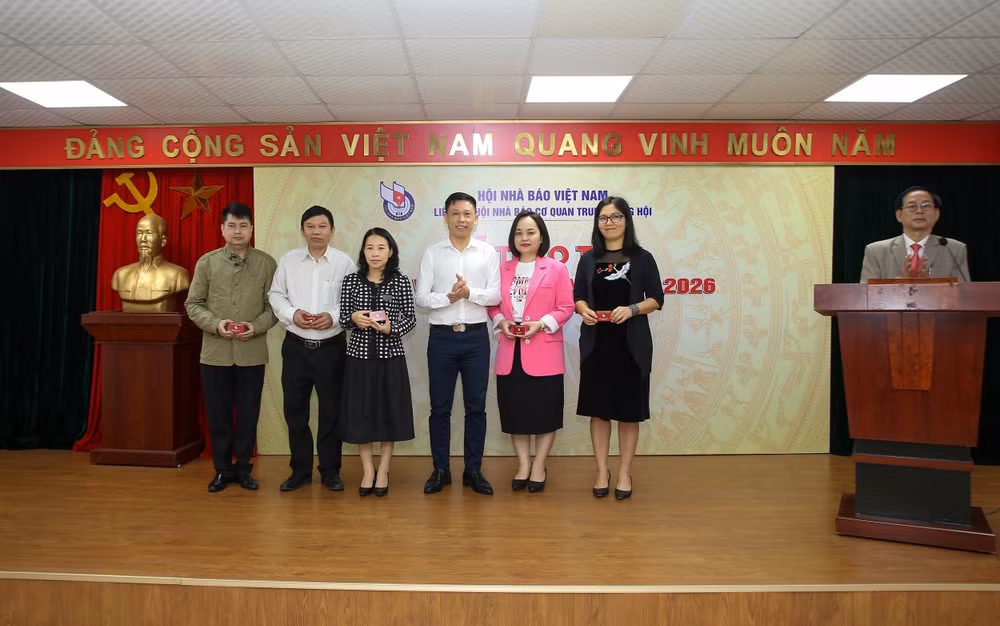 cong bo va trao the hoi vien hoi nha bao viet nam giai doan 2021 2026 hinh 4