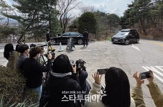 an ninh that chat va nhung diem dang chu y trong hon le cua son ye jin hyun bin hinh 2