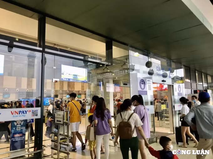 cang hang khong noi bai nhon nhip ngay dau nghi le gio to hung vuong hinh 4