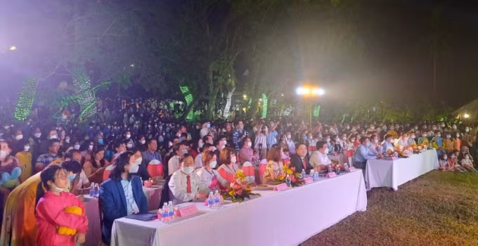 tung bung khai mac le hoi tam ky mua hoa sua 2022 hinh 3