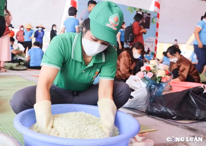 dac sac hoi thi goi nau banh chung dang quoc to hung vuong tai ha tinh hinh 10