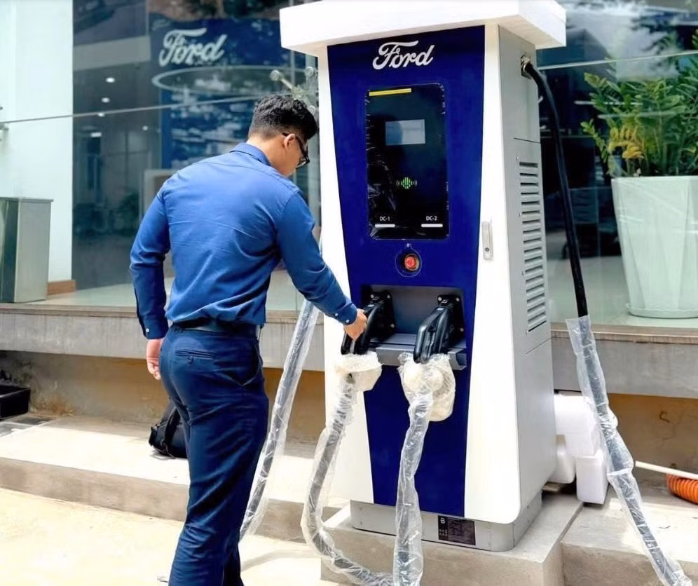 Trạm sạc được lắp đặt tại đại lý ô tô Ford - Ảnh: Đại lý Ford