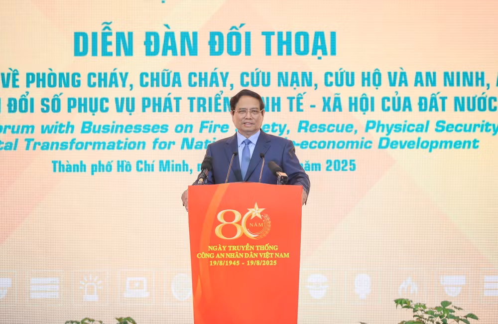Thủ tướng: Xây dựng văn hóa phòng cháy, chữa cháy, phòng chống thiên tai, nâng cao kỹ năng cứu nạn, cứu hộ trong toàn dân- Ảnh 1.