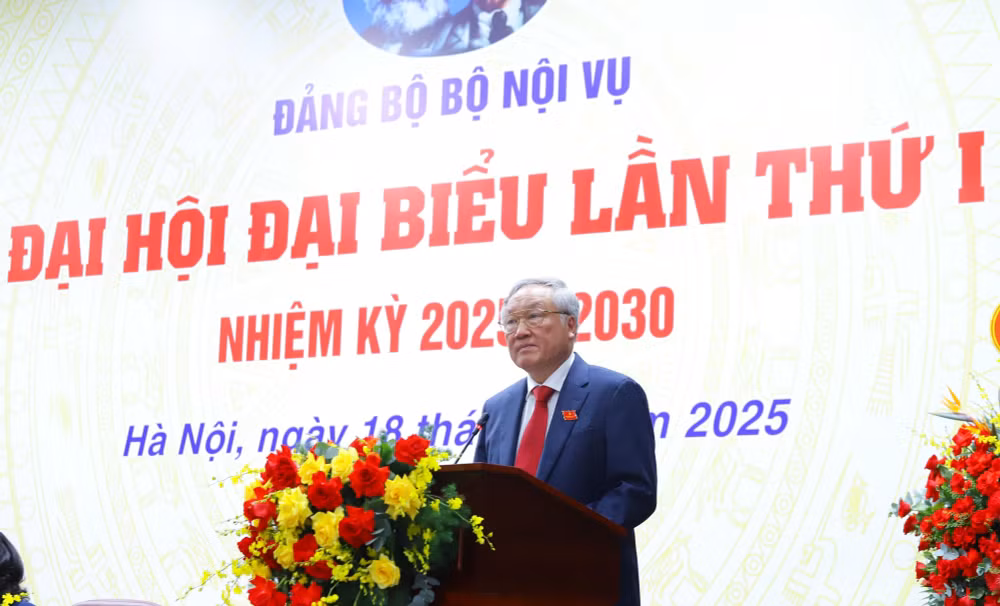 Cán bộ Bộ Nội vụ phải giỏi về nghiệp vụ, tinh thông về pháp luật, cần mẫn, tận tụy, công tâm, khách quan- Ảnh 2.