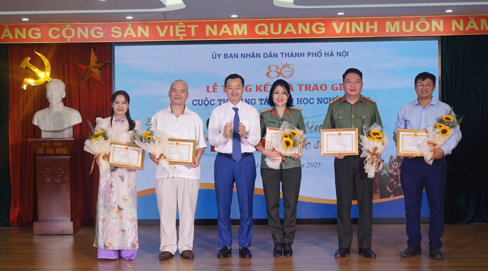Ảnh màn hình 2025-08-14 lúc 20.25.41