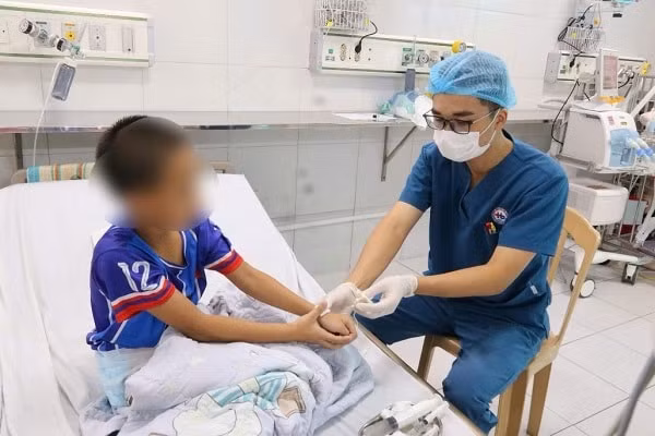Vô tình uống phải Methadone, cháu bé 9 tuổi ở Hưng Yên thoát cửa tử