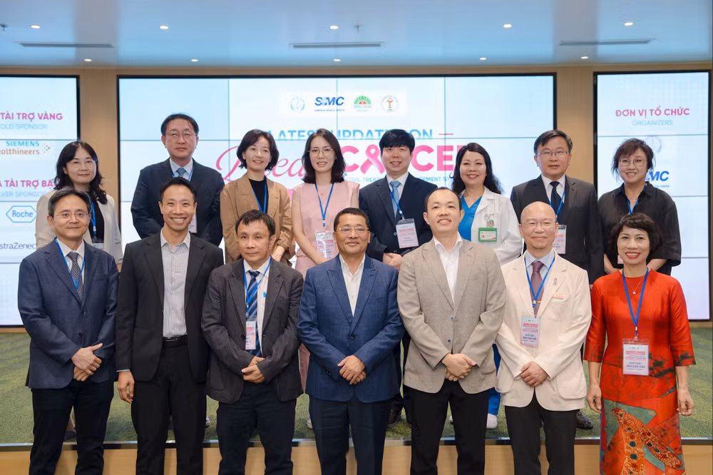 (Ảnh 4 TCBC) Chủ tọa cùng báo cáo viên