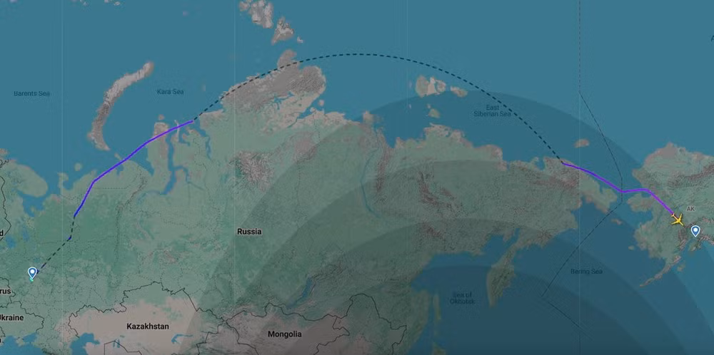 Hành trình bay dài 10 tiếng chở Tổng thống Nga Putin từ Moscow tới Alaska tham dự cuộc gặp thượng đỉnh với ông Trump.