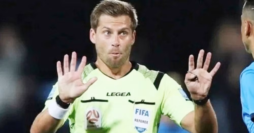 Trọng tài Alexander King được xem là 'thần tài' của U23 Việt Nam tại giải đấu năm nay