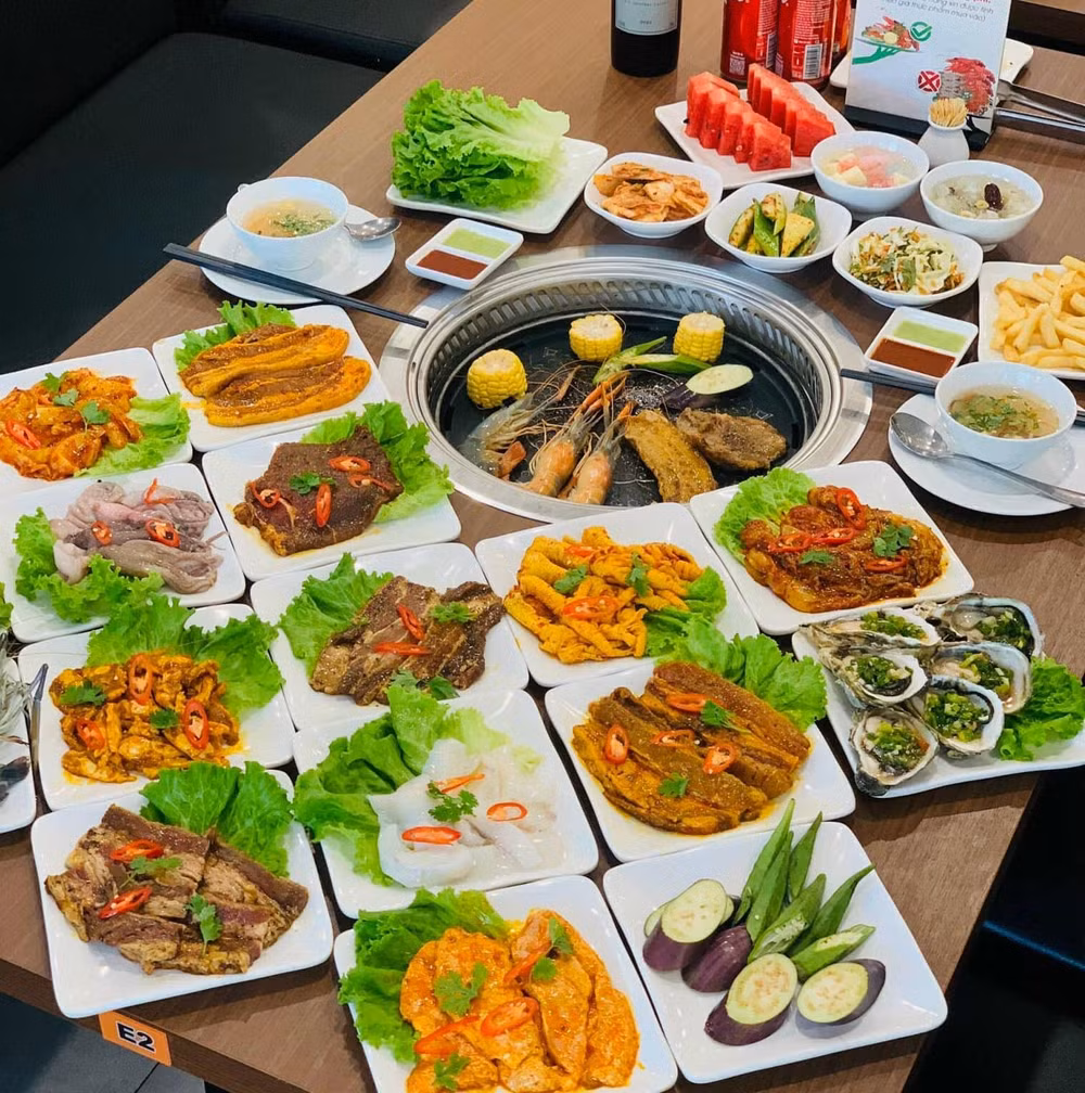 Khu vực buffet tại Chef Dzung