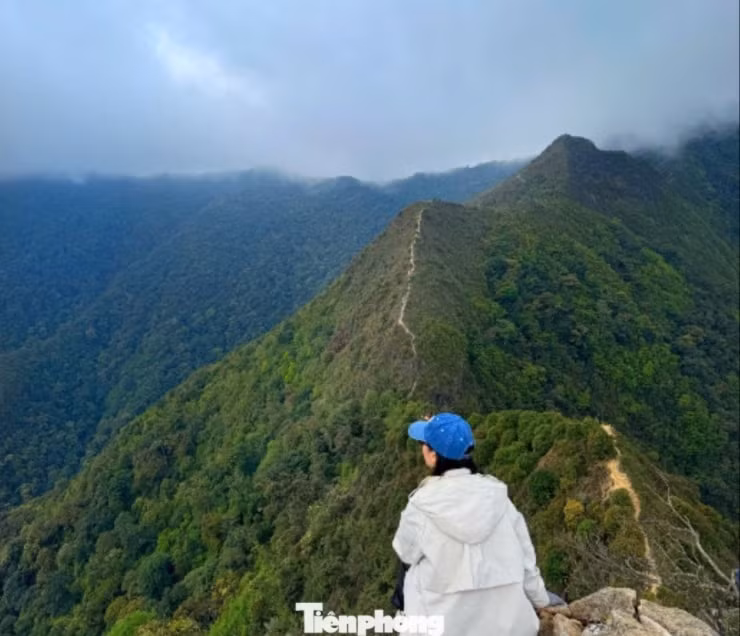Sống lưng khủng long tại Tà Xùa