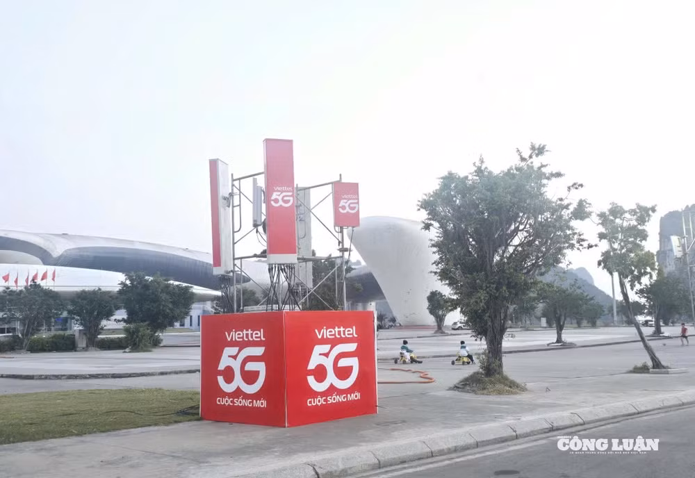 12-quang-ninh-ruc-ro-sac-xuan-huong-ve-dai-hoi-dang-xiv.jpg