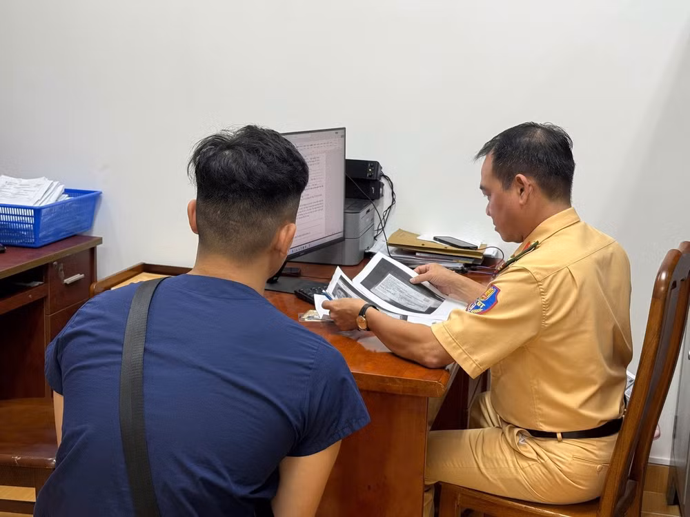 Cơ quan Công an làm việc với anh N.N.T về hành vi vi phạm giao thông