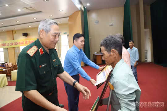 Học sinh 15 tuổi day dứt kể về cái giá của câu nói: 'Người khác cưa bom được thì mình cũng làm được'