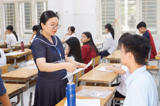 Hơn 600 thí sinh Hà Nội vắng mặt ngày làm thủ tục thi vào lớp 10