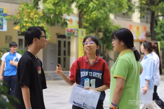 Giáo viên nhận định đề Văn lớp 10 ở Hà Nội 'không đánh đố, nhưng khó đạt điểm cao nếu thiếu trải nghiệm'