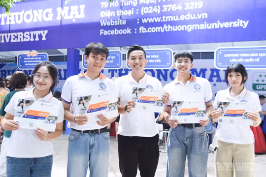25 điểm thi tốt nghiệp đổi 95 điểm HSA, Đại học Thương mại dự báo điểm chuẩn hạ nhiệt